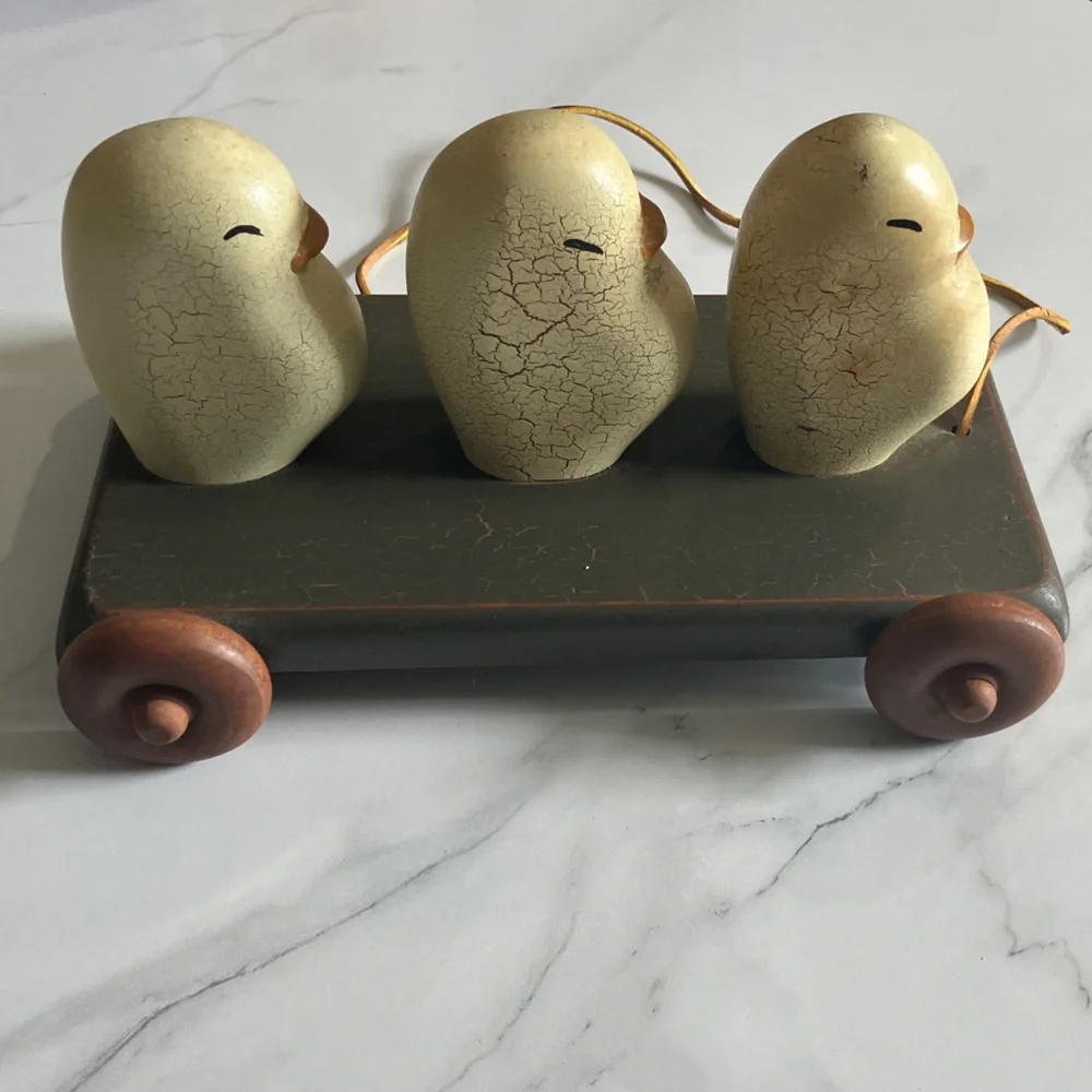 Vintage Gerald Henn Pull Toy with Three Little Chick Henns - Picture 4 of 4